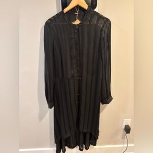 Kimono can be worn buttoned or as a cover